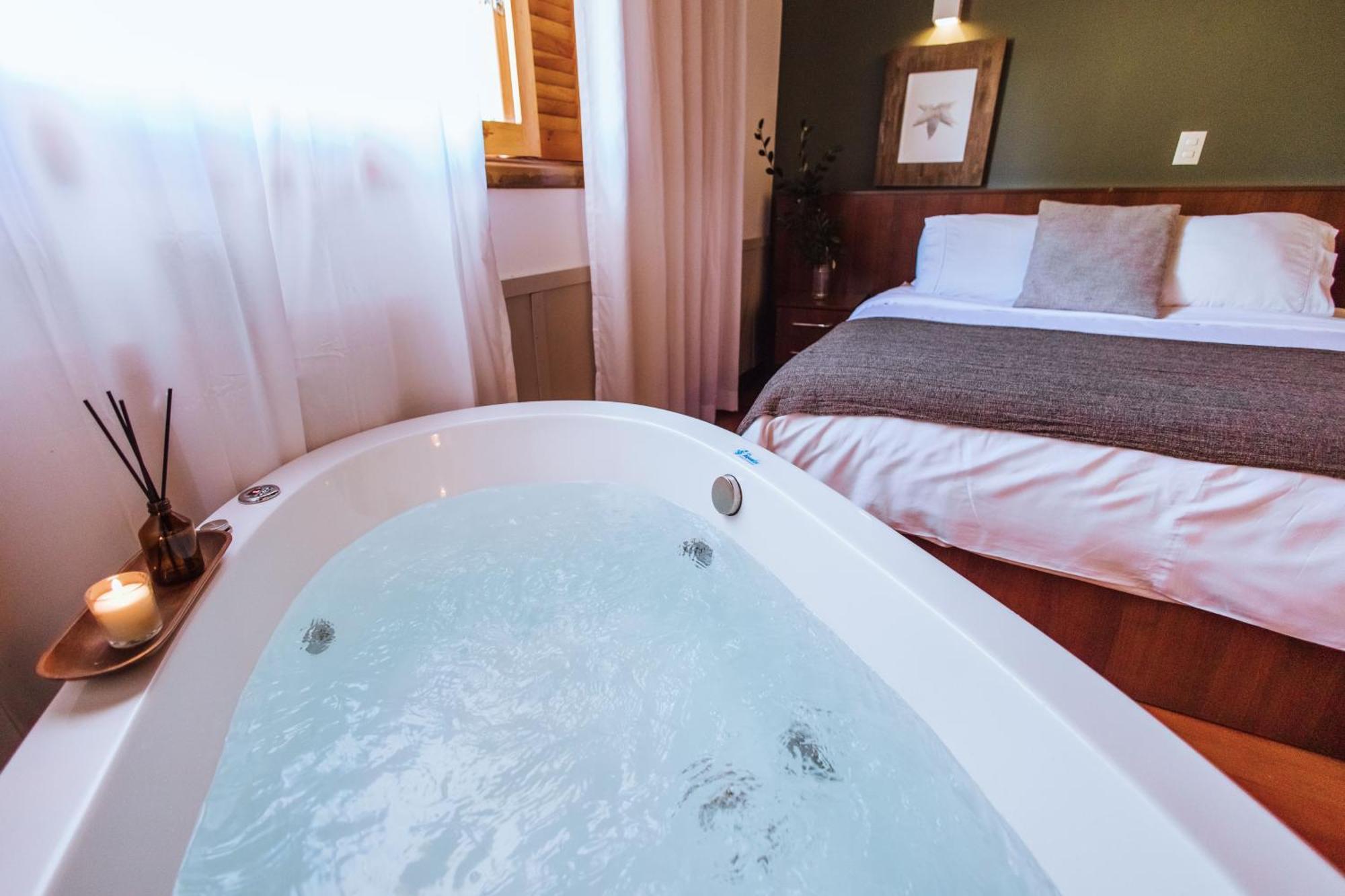Deluxe Suite with Spa Bath